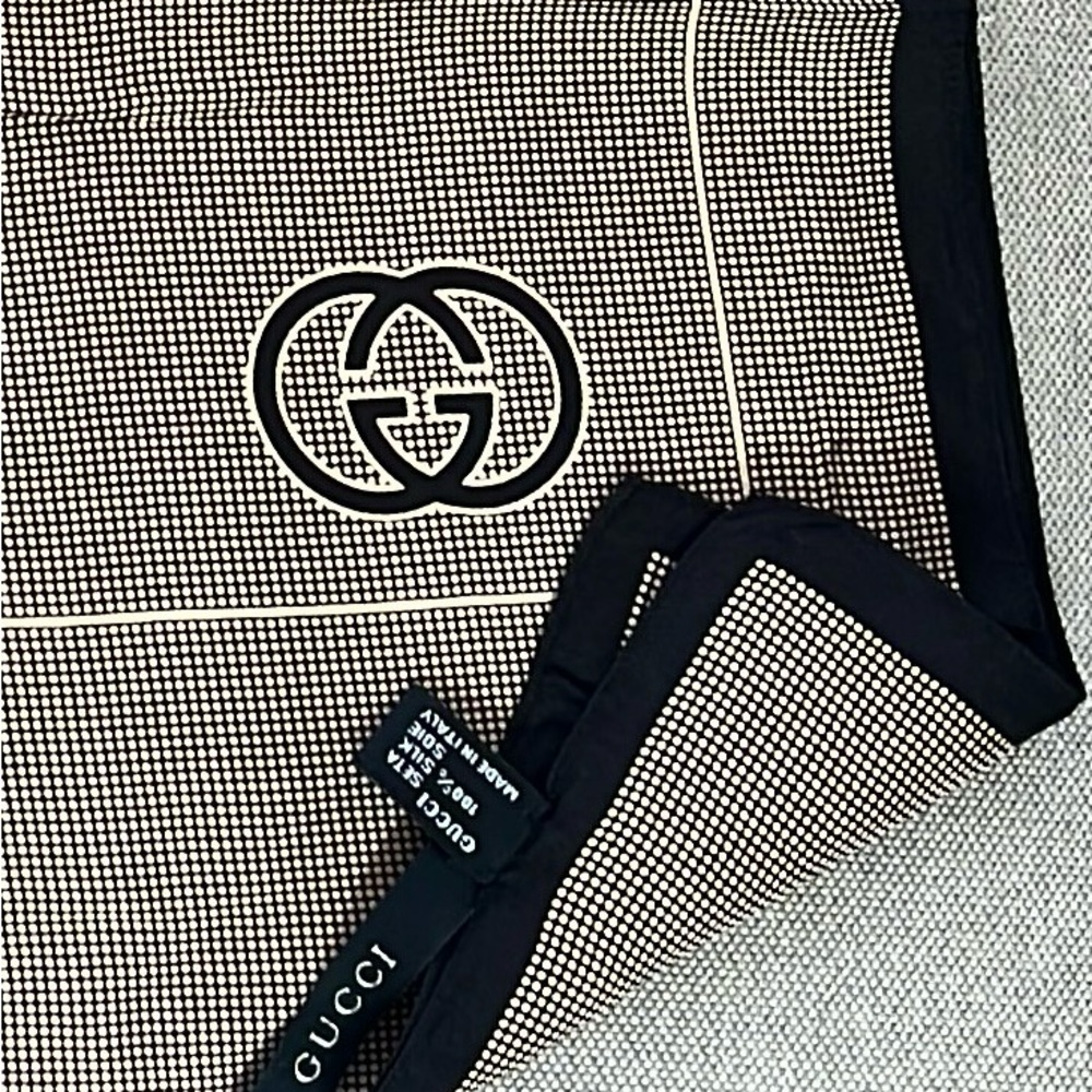 Gucci Black and Cream Patterned Silk Scarf - Picture 2 of 5